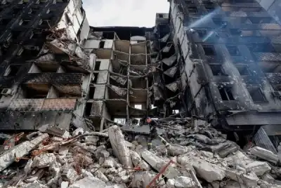 Image for Ukraine says tens of thousands killed in Mariupol, accuses Russia of abuses