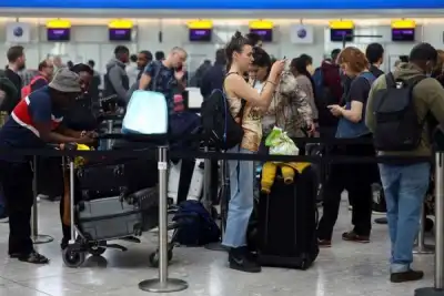 Image for London’s Heathrow raises 2022 passenger forecast to 52.8 million