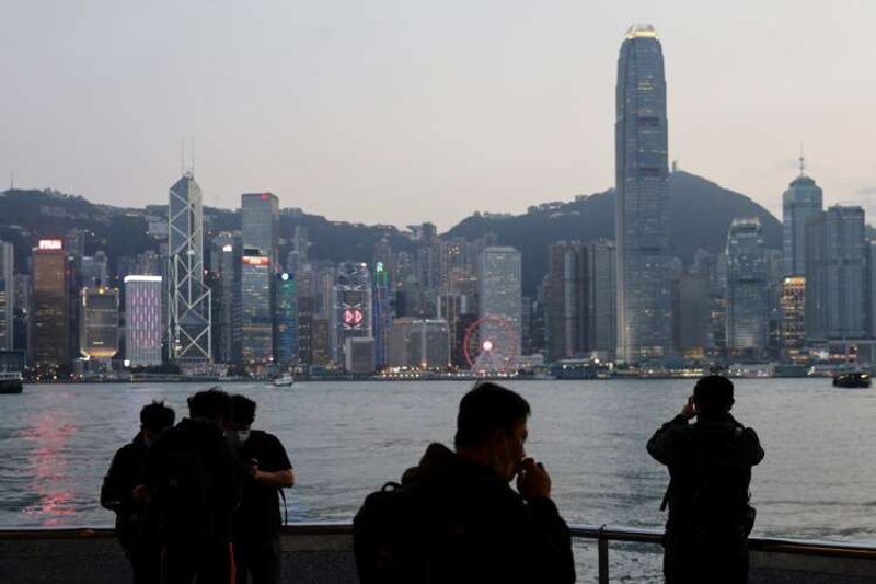 Image for Analysis-Hong Kong’s cheap funding window shrinks as banks feel cash tighten