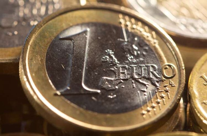 Image for Euro set for biggest weekly rise in 6 weeks