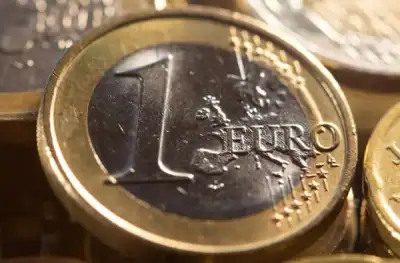 Image for Euro set for biggest weekly rise in 6 weeks