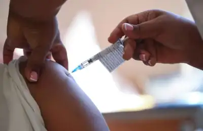 Image for World Bank, African Union join forces to expand access to COVID-19 vaccines