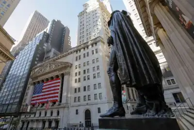 Image for Economic growth risks jolt inflation-obsessed markets