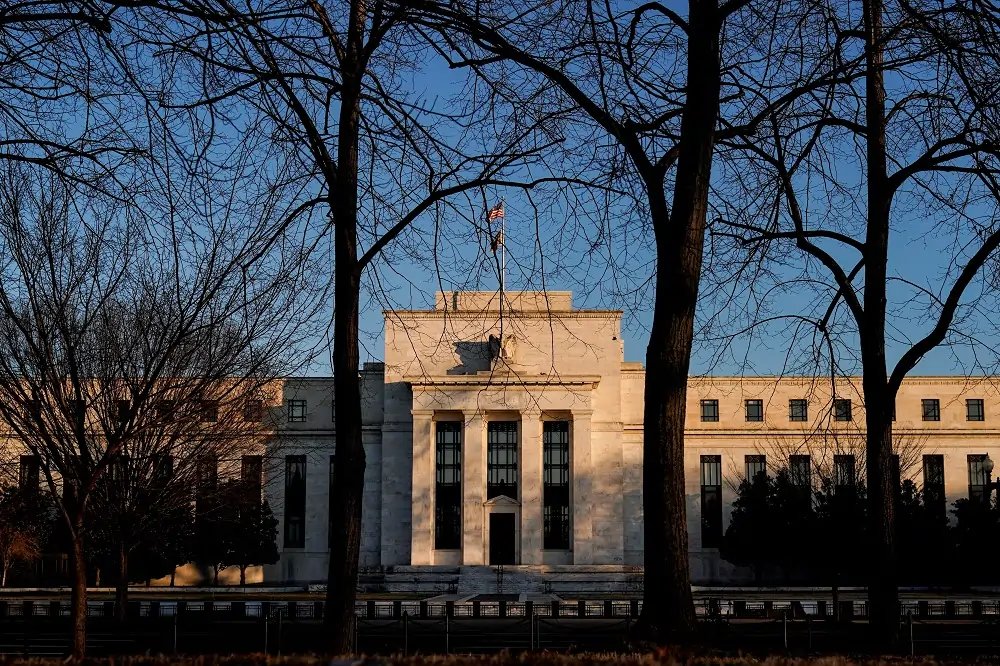 Federal Reserve interest rate projections with hawkish outlook for 2025 - Global Banking & Finance Review