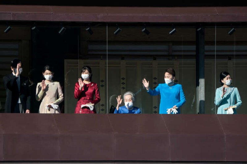 Image for Japan’s emperor gives first public New Year’s greeting since 2020