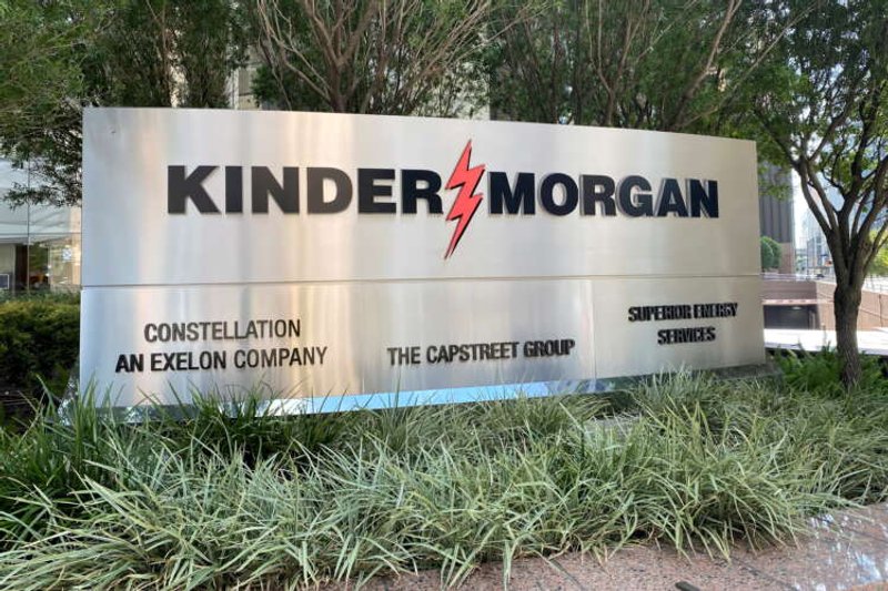 Image for Exclusive-Kinder Morgan, Neste to retrofit tanks for green fuels feedstocks
