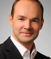 MOBILE PAYMENTS: LET BATTLE COMMENCE - Finance news and analysis from Global Banking & Finance Review