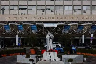 Image for Vatican cancels Pope Francis' weekend engagements - statement