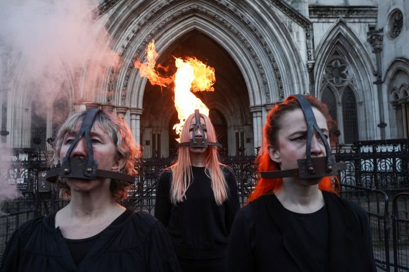 UK climate protesters from Just Stop Oil challenge jail sentences in landmark appeals - Global Banking & Finance Review