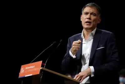 Image for French left-wing parties seal coalition deal to take on Macron