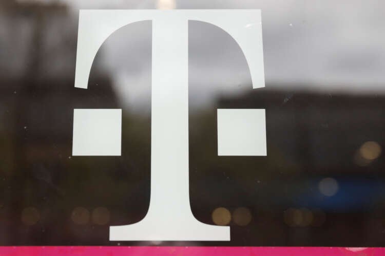Image for U.S. telecoms agency to probe T-Mobile data breach