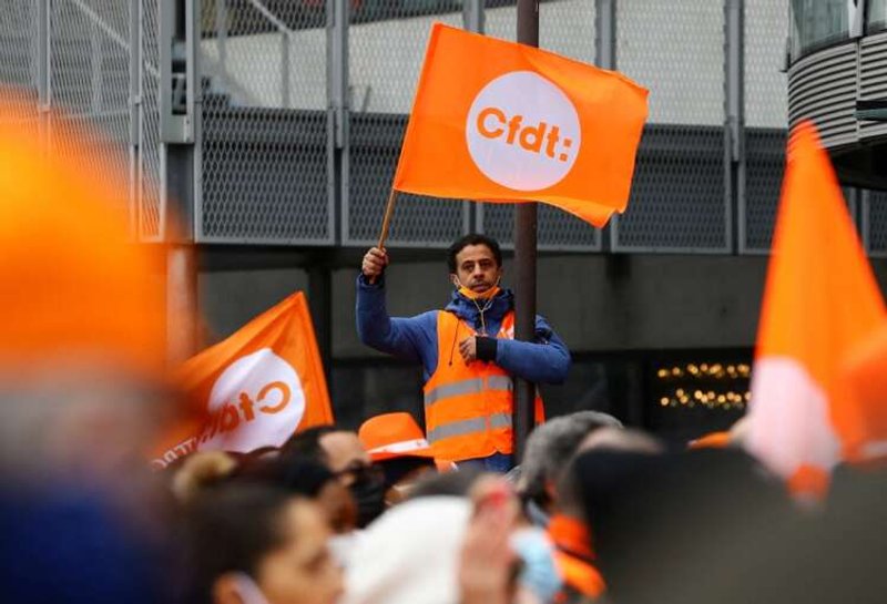 Image for French unions call for national rail strikes on July 6