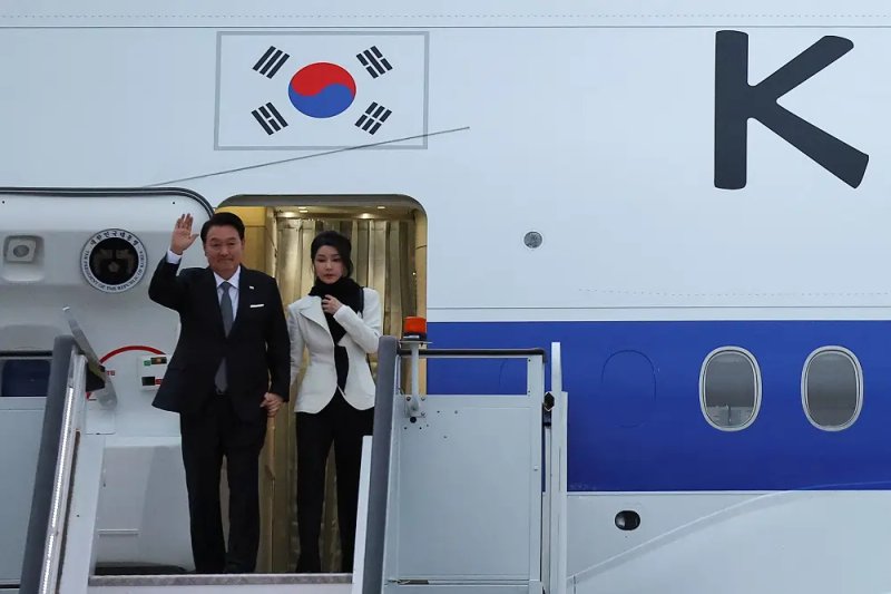 Image for Britain to launch South Korea trade talks as president visits
