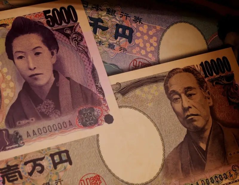 Image for Dollar softens, yen set for weekly fall as US recession worries fade