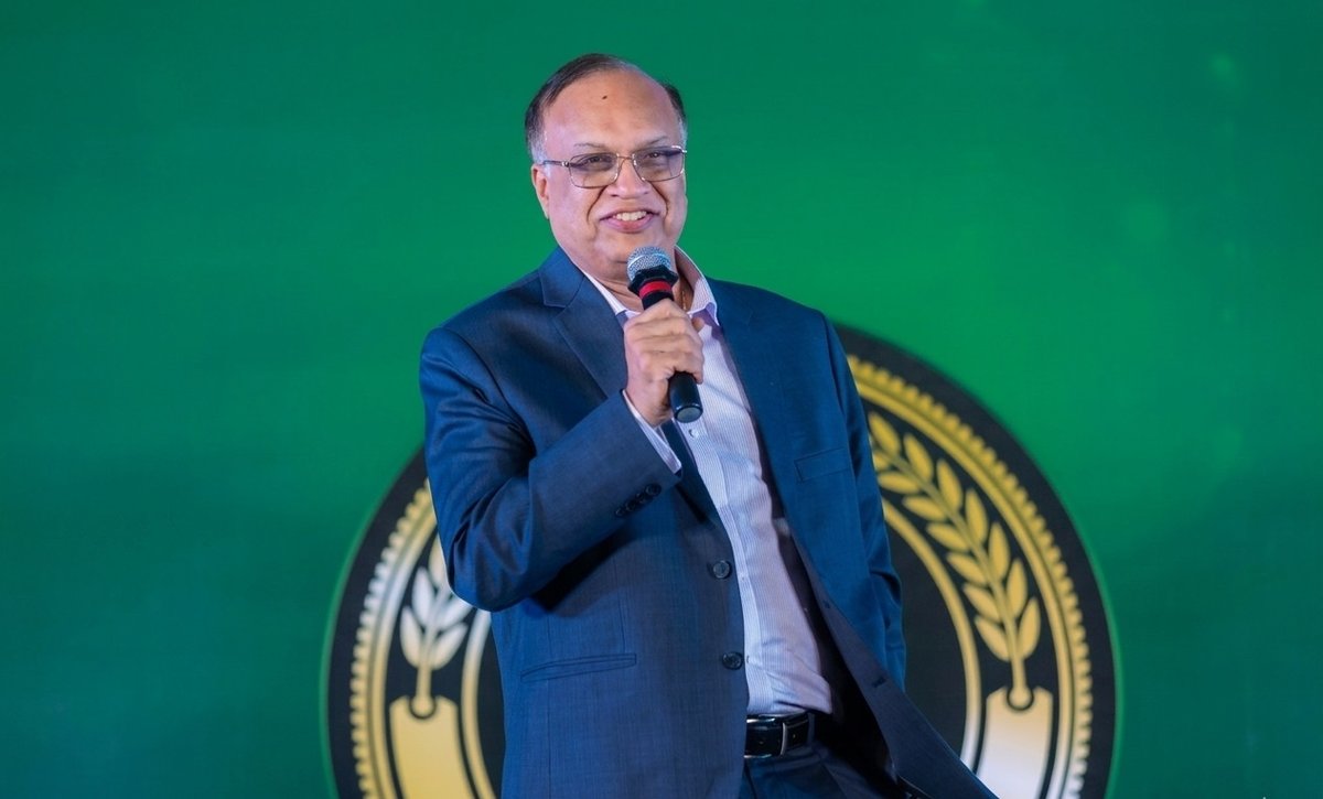 The Great Recalibration: Why 2026 Will Mandate the Hybrid Wealth Advisor - Technology news and analysis from Global Banking & Finance Review