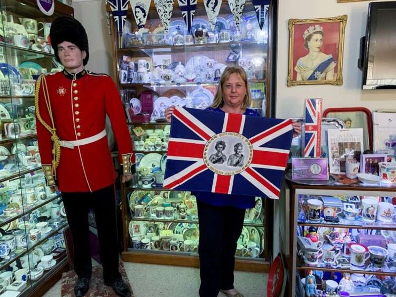 Image for Australian grandmother hopes queen has jubilee to remember