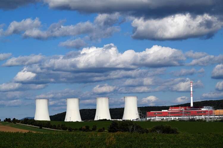 Fuel loading at Mochovce nuclear power plant amid Europe's energy crisis - Global Banking & Finance Review