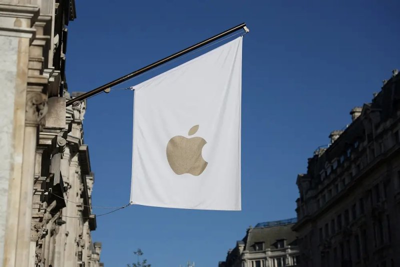 Image for UK consumer group takes on Apple over iCloud service