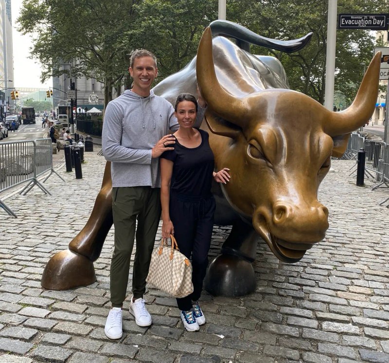 Image for AI-Powered Investment: How Moola Simplifies Investing for Beginners