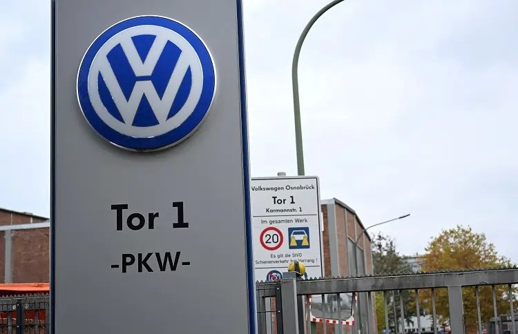 VW factory closure discussions with labor representatives - Global Banking & Finance Review