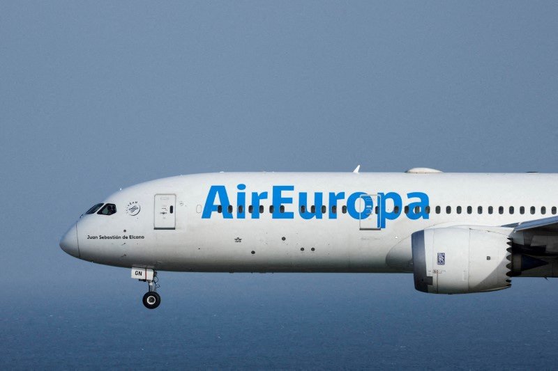 Lufthansa and Air Europa logos representing potential minority stake acquisition - Global Banking & Finance Review