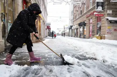 Image for More than 200,000 homes without power in Bosnia after Balkan snowstorm
