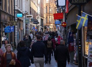 Graph illustrating Sweden's record low asylum permits in 2024 - Global Banking & Finance Review