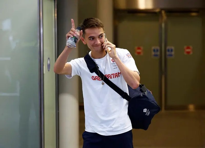 Image for Triathlon-Britain’s Yee adds world title to Olympic gold