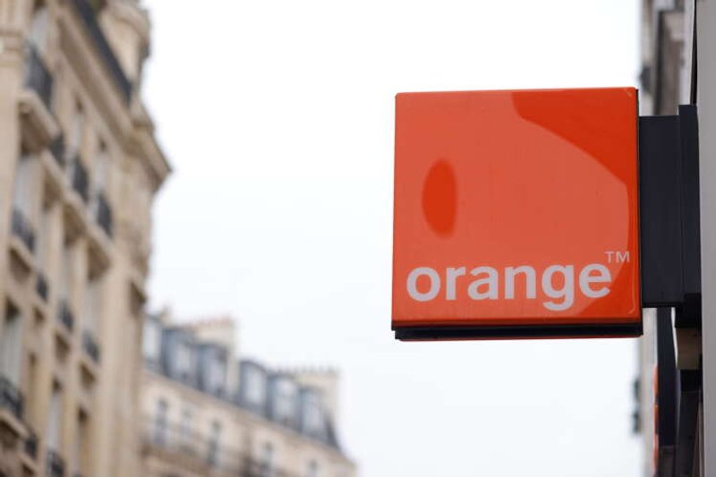 Image for Orange sees return to core profit growth in 2022