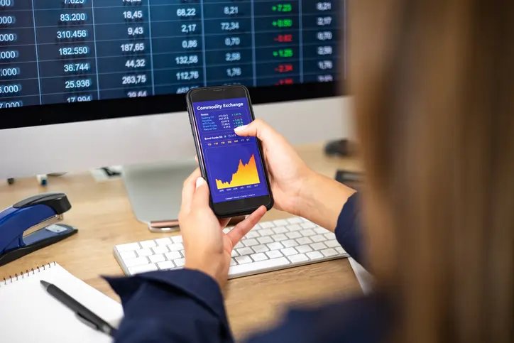 Strategies for Professional CFD Traders: Tools and Company Support - Trading news and analysis from Global Banking & Finance Review