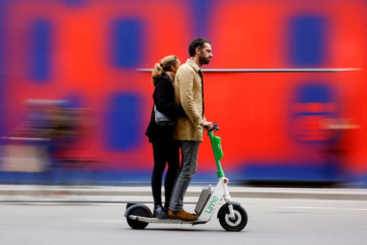 Image for Parisians vote to ban e-scooters from French capital