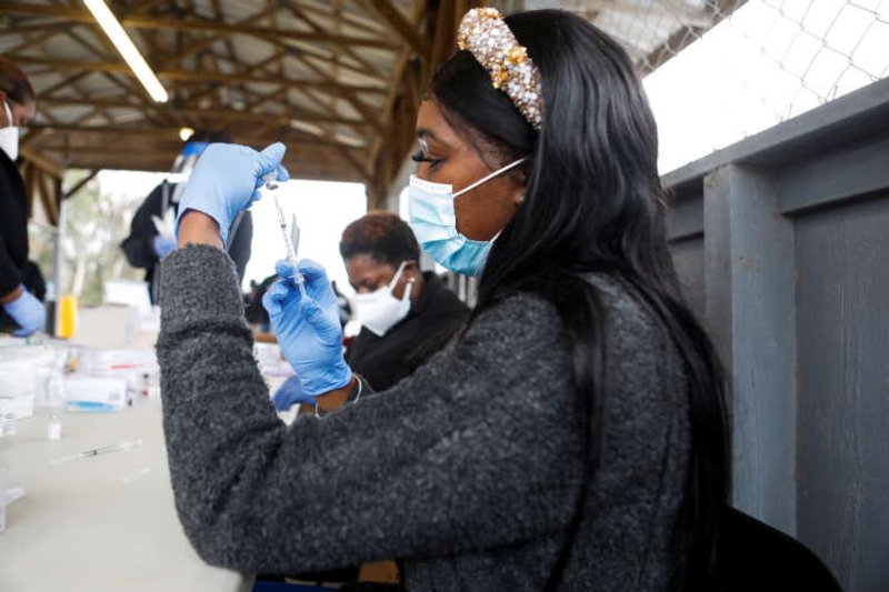 Image for Florida blocks wealthy vaccine tourists after anger from elderly residents