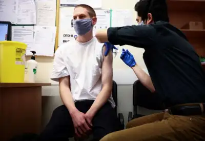 Image for COVID vaccine protection highly likely to wane over time – UK advisers say
