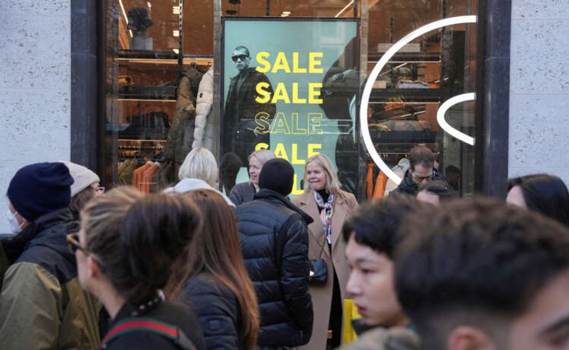 Image for UK’s December shopper numbers defy inflation and rail strikes hit
