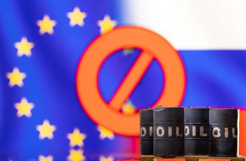 Image for EU tweaks Russia oil sanctions plan in bid to win over reluctant states – sources