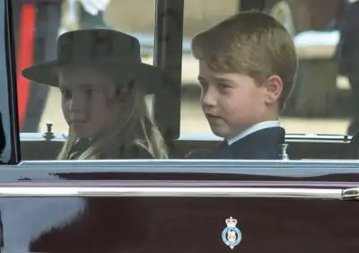 Image for Royals’ grief for queen shows through ceremonial pageantry