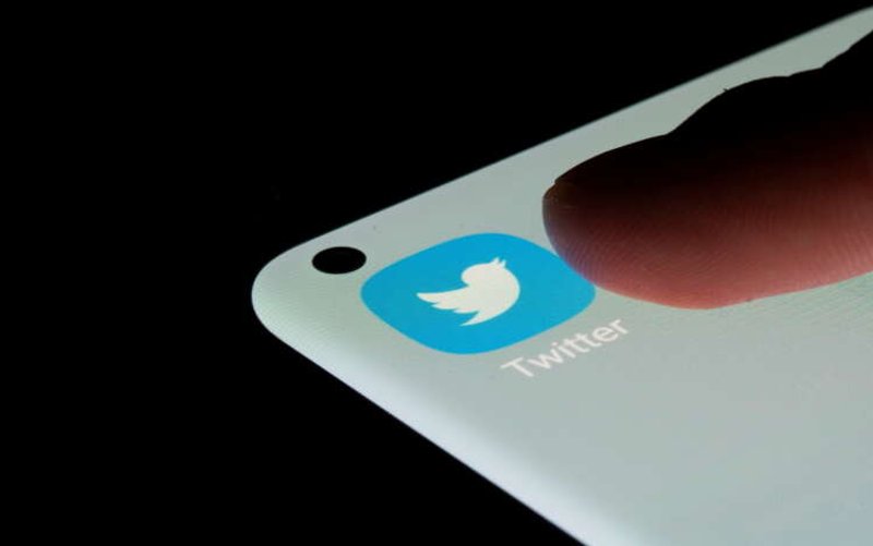 Image for Twitter beats revenue targets with ad improvements, shares jump 7%