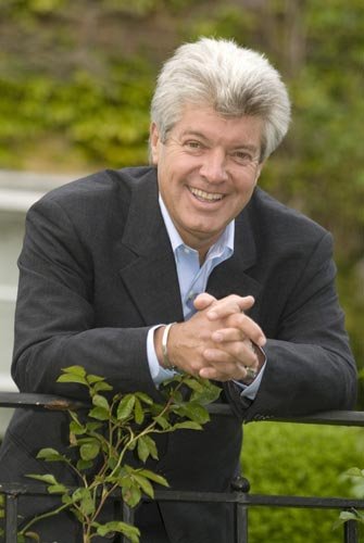 A bustling London skyline showcasing international commerce - Global Banking & Finance Review