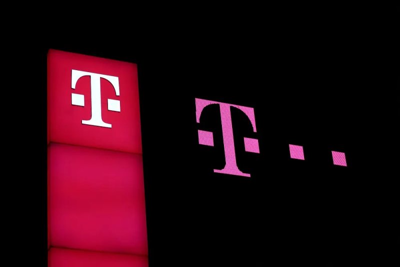 Image for Deutsche Telekom lifts profit target on growth across Europe, US