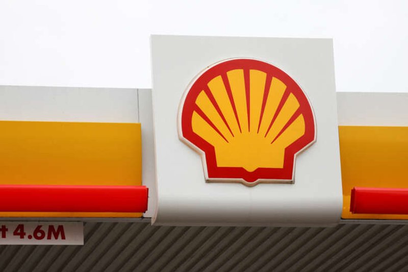 Image for Institutional investors back Shell board lawsuit over climate risk