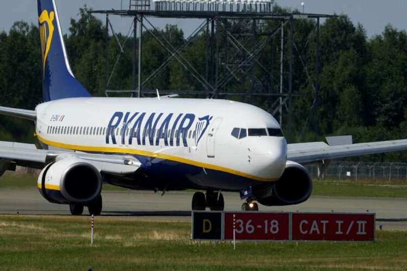 Image for Ryanair unsure of return to pre-COVID profit this year, tops Q1 estimates