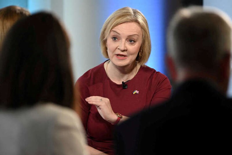 Image for UK cabinet was not informed of plans to scrap top rate of tax, Truss says