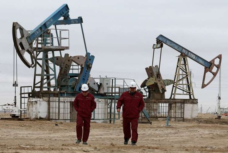 Image for Oil prices recoup early losses on China hopes, global supply fears
