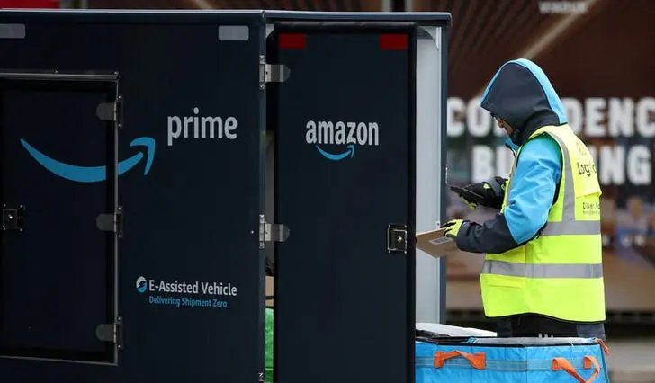 Image for UK online sales to grow 2.7% in Christmas shopping season -Adobe report