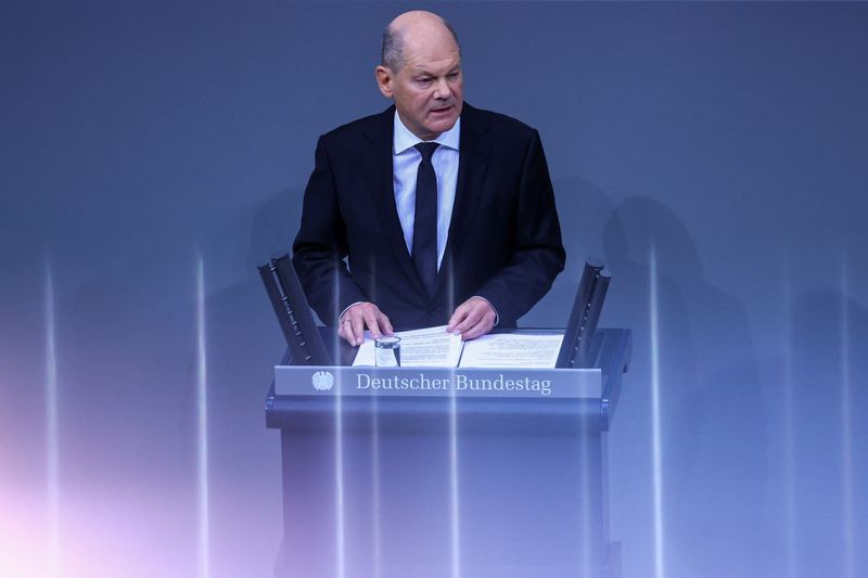 Image for Right to asylum is fixed in German laws and values, Scholz says