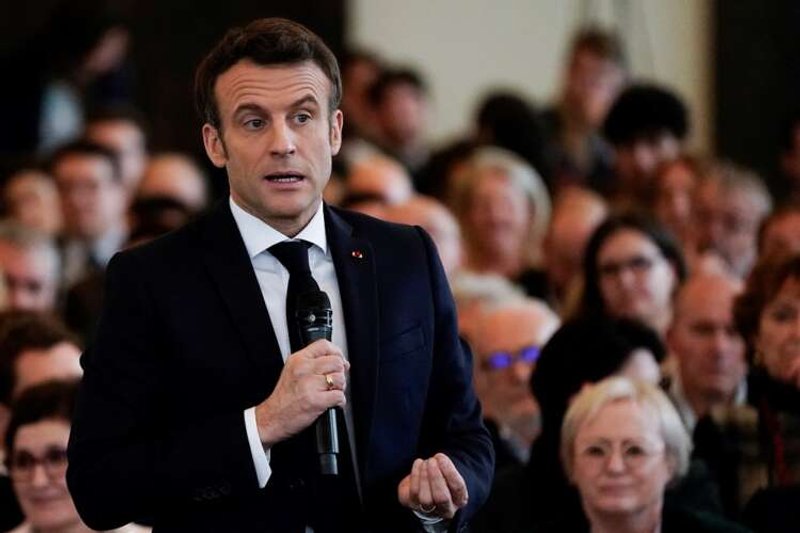Image for Lack of ‘magic’ in Macron’s campaign fuels abstention worries