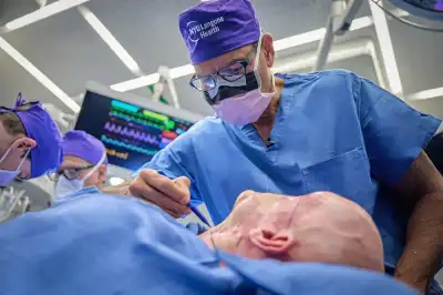 Image for Surgeons in New York announce world’s first eye transplant