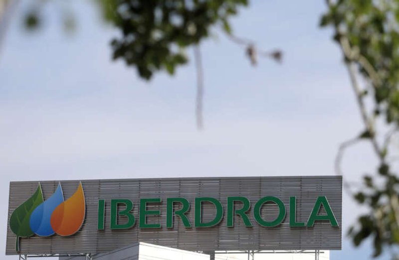 Image for Iberdrola hires Barclays to sell stake in Spanish renewable portfolio, Expansion says