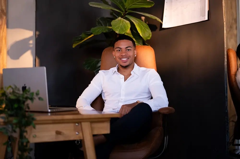 Financial expert Sire Abram mentoring new stock traders for success - Global Banking & Finance Review