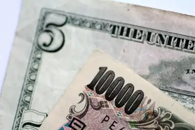 Image for Yen sinks as rates outlook diverges; NZ dollar tumbles